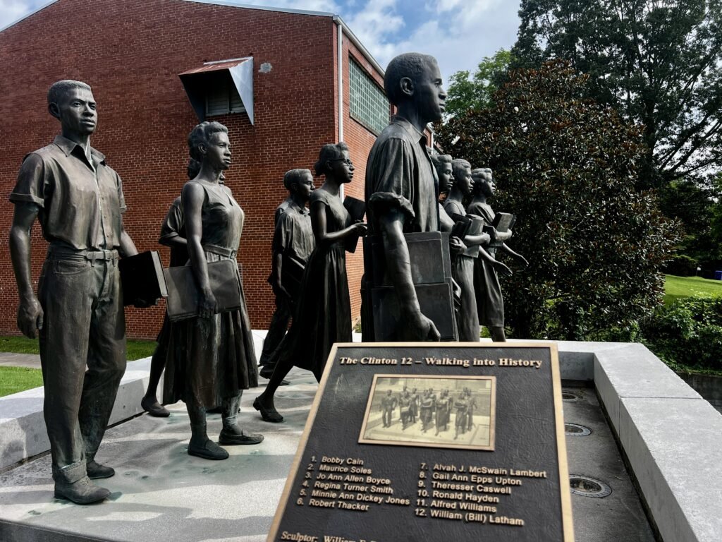 Clinton 12 Walking into History