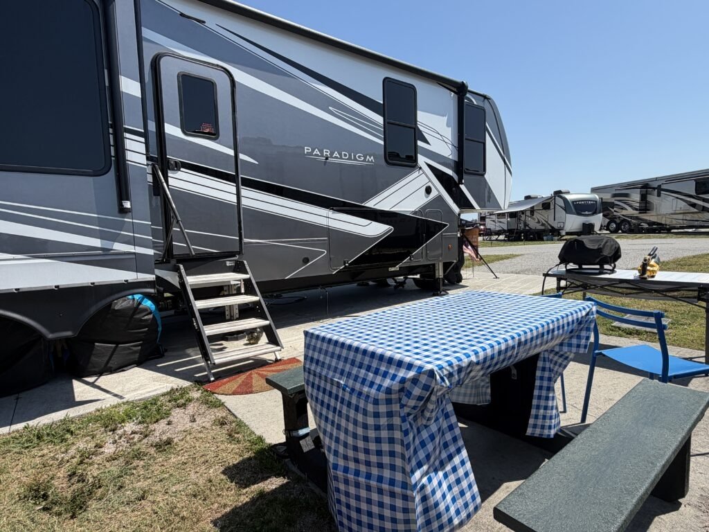 RV table with durable Lito Luxury table cloth 
