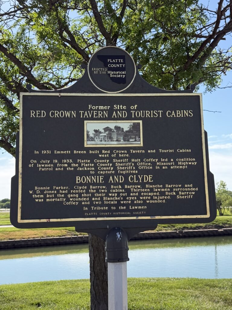 Red Crown Tavern adn Tourist Cabins sign stating Bonnie & Clyde stayed there